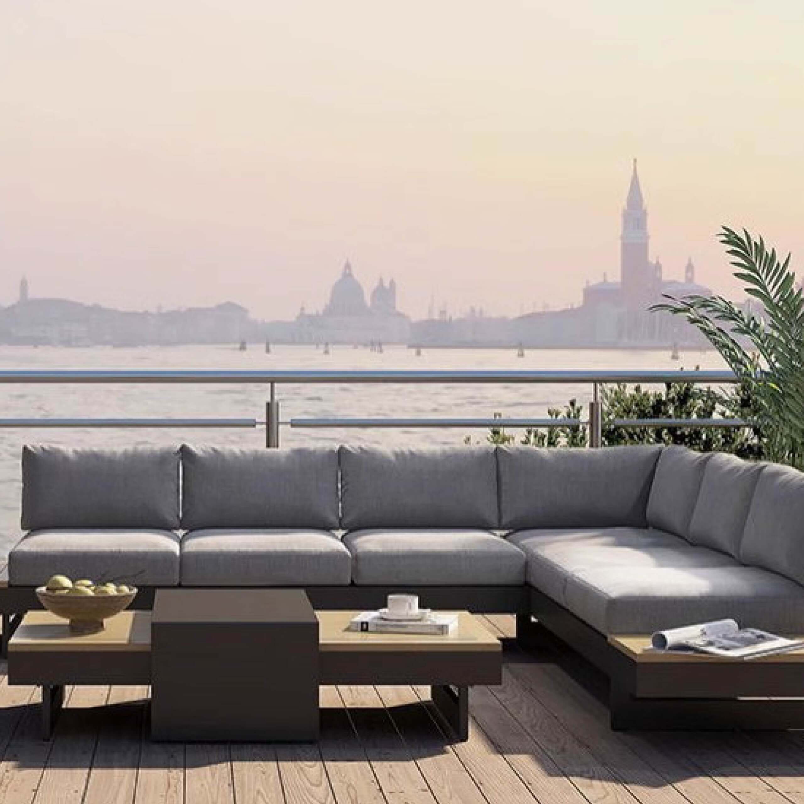 โต๊ะกลางแจ้ง